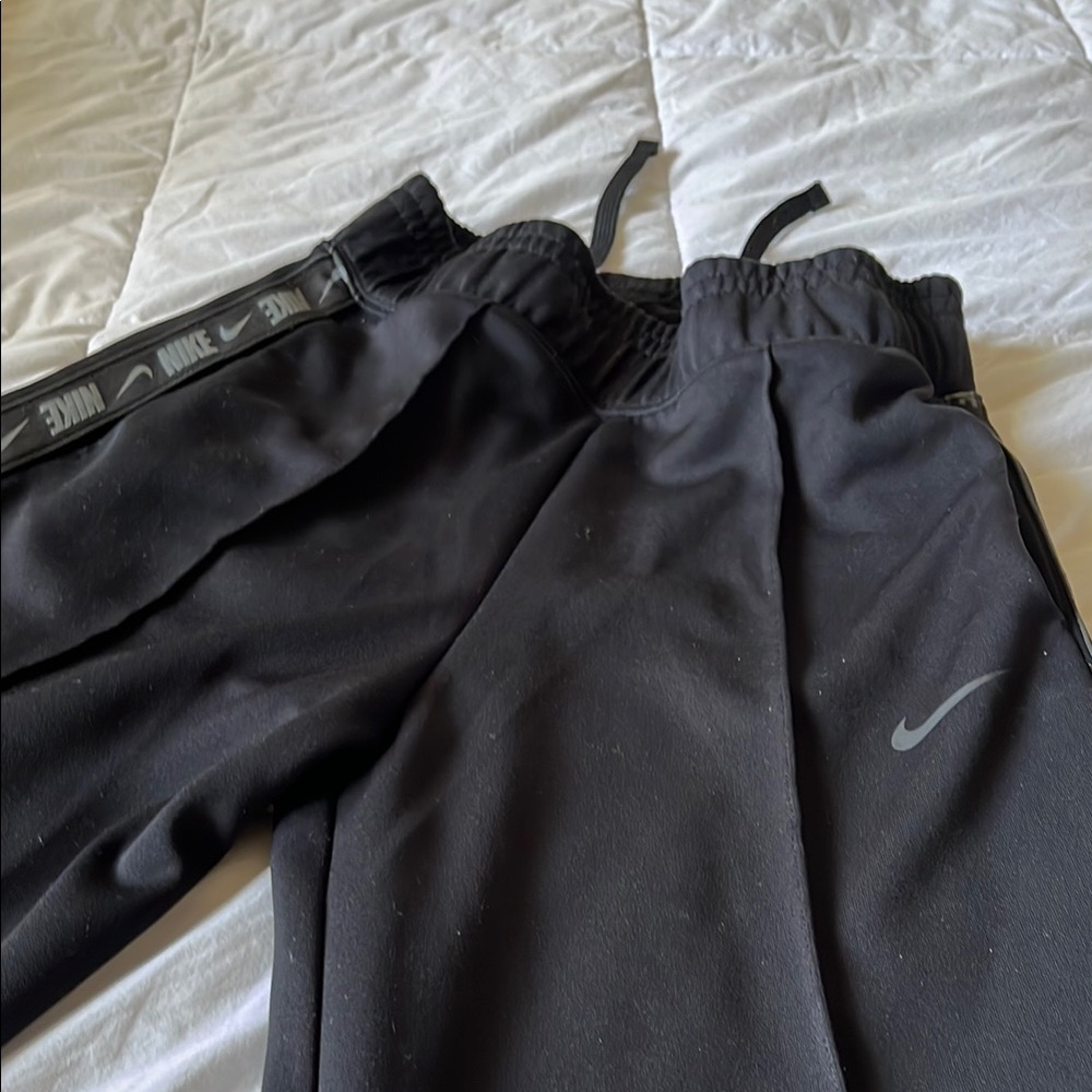 Nike Black nylon Sweatpants with Elastic Waistband and Tapered Leg